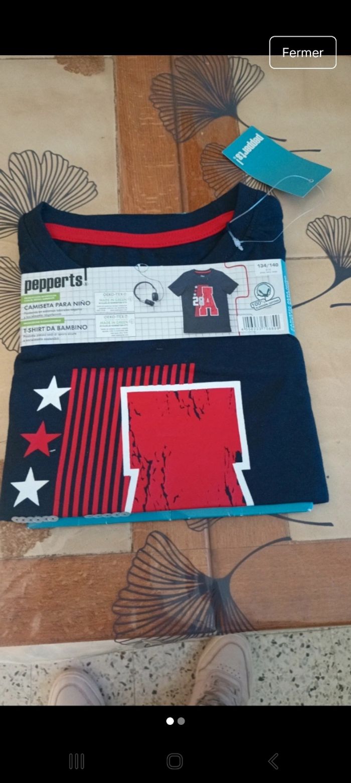 T shirt 10 ans neuf