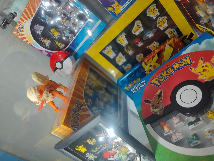 Collection complète Fèves Pokémon de 2020 à 2024 - photo numéro 2