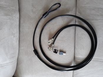Faby27800 Câble de sécurité antivol  Serrure pour ordinateur "NobleLocks" avec 2 clés, sa housse de