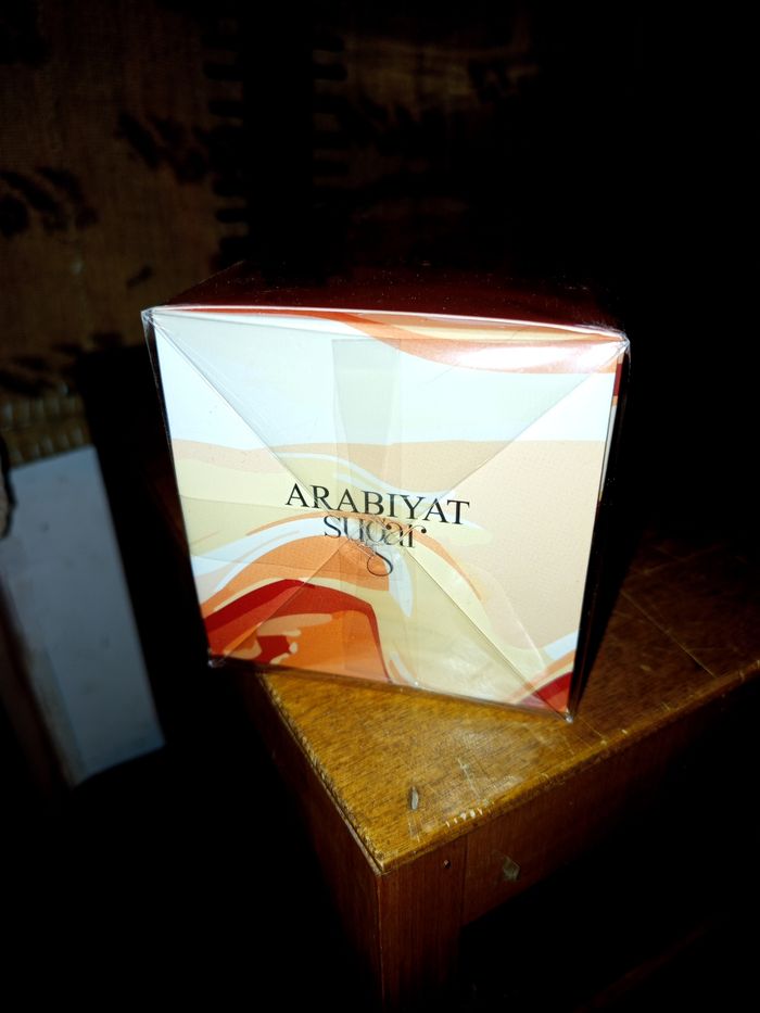 Strawberry très lèches de arabiyat sugar b'y m'y perfumes - photo numéro 4