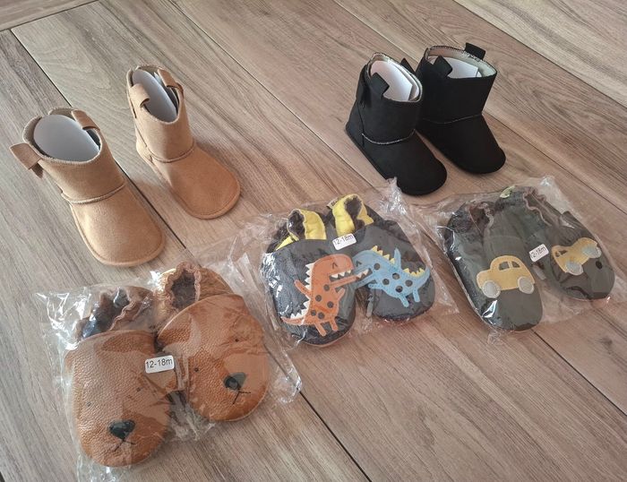 Lot 5 paires de chaussures bébé dinosaure voiture ours