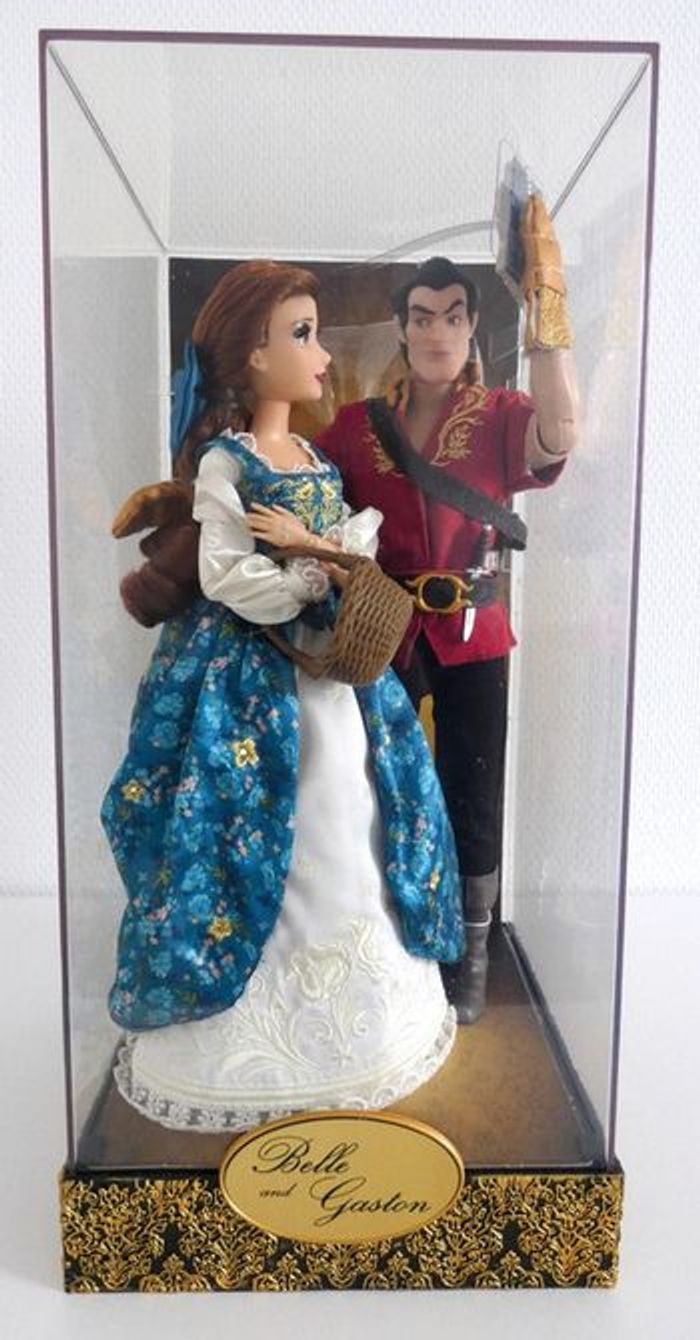 Poupée Fairytale Belle vs Gaston Disney NEUVE - photo numéro 2