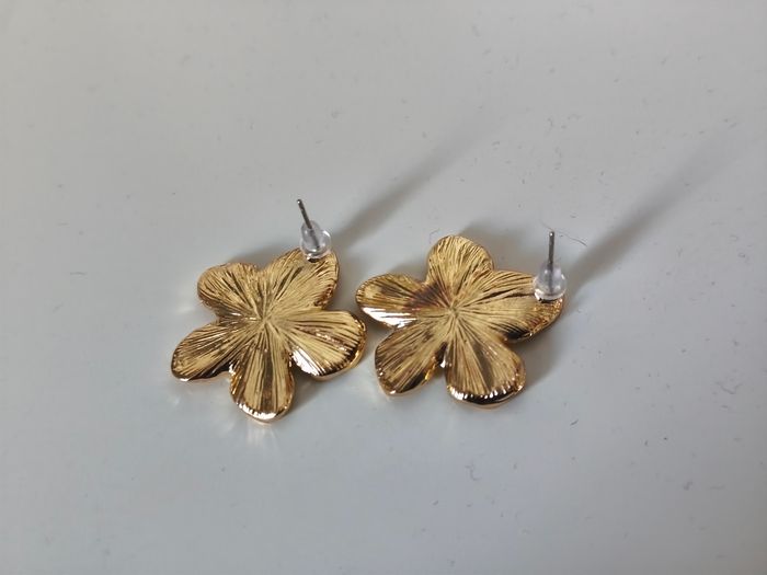 Boucle d'oreille fantaisie doré - photo numéro 2