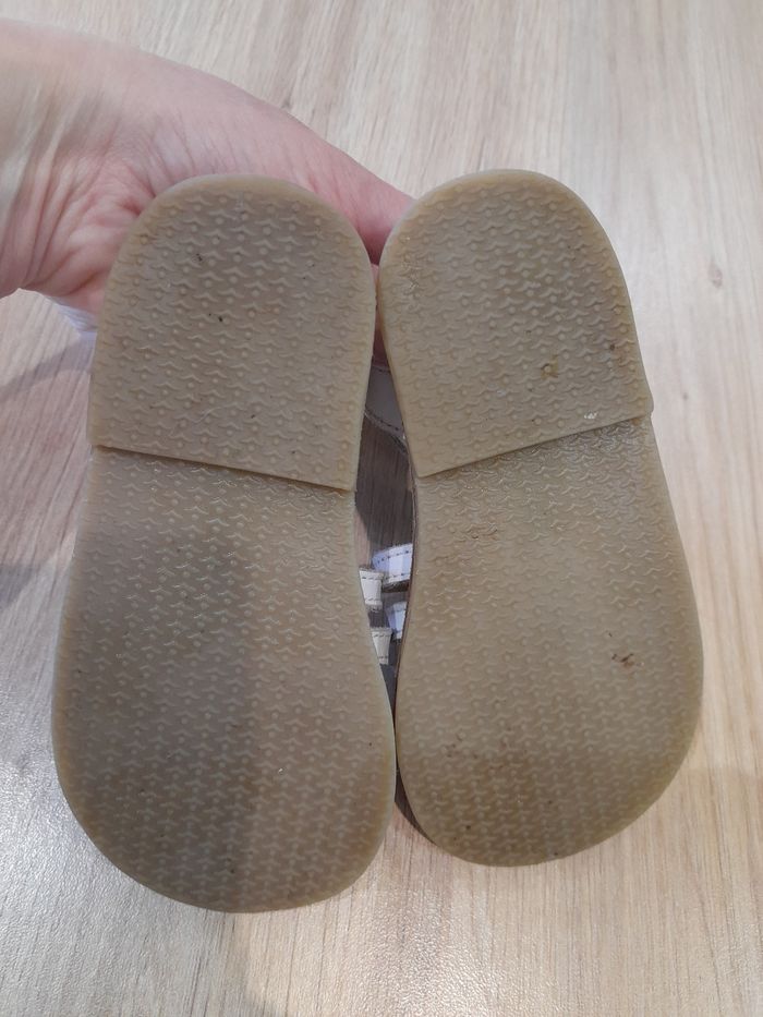 Lot chaussures fille t22 - photo numéro 5