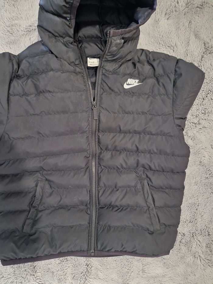 Doudoune nike 15/ 16 ans