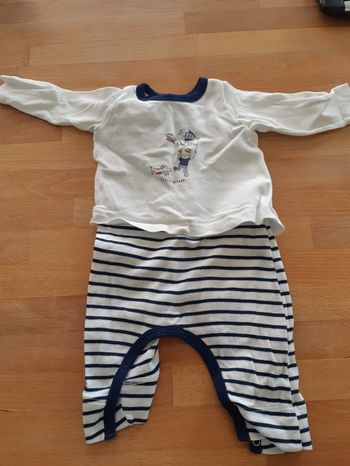 Ensemble imitation t shirt pantalon