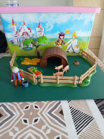 Playmobil fermier et ses porcelets