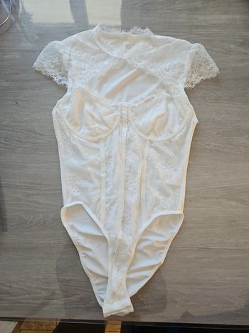 Neuf body femme dentelle blanc T S