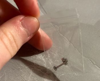 Piercing hélix/tragus/labret – Acier chirurgical 316L – Neuf avec étiquette