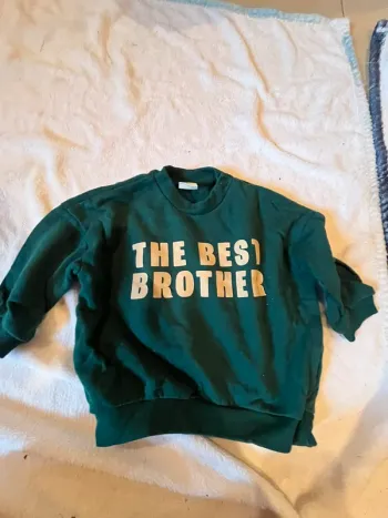 Pull h&m taille 6 mois