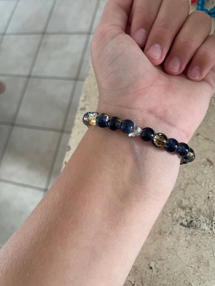 Bracelet élastique, perles ses mains - photo numéro 3