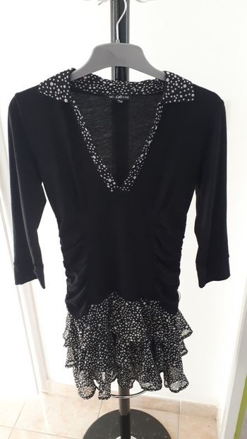 Robe noire avec volants à pois gris taille 38/40