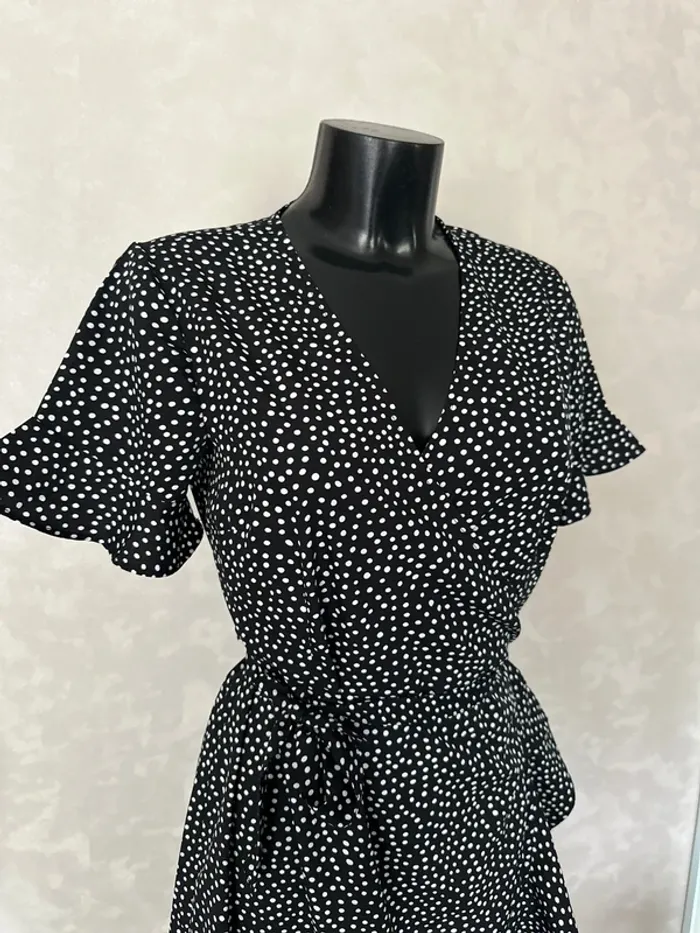 Robe neuve cache cœur  Vero Moda taille M - photo numéro 2