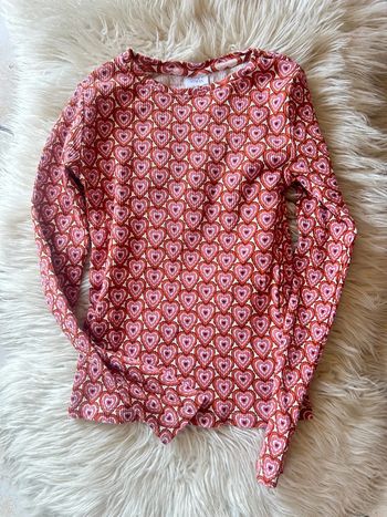 Fille 👧🏻 Tshirt manches longues côtelé a coeur orange/rose - zara taille 13/14 ans