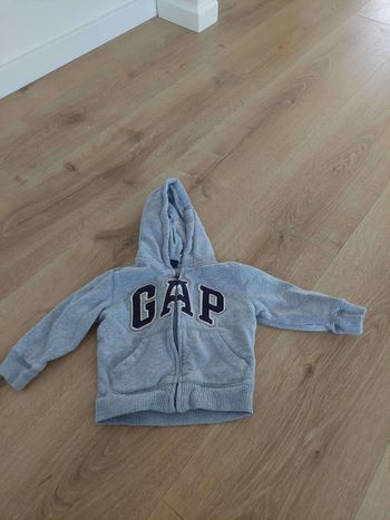 Sweat à capuche zippé