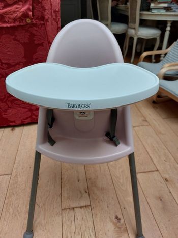 Chaise haute BabyBjorn rose