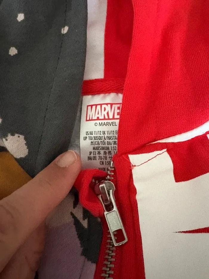 Gilet Marvel neuf - photo numéro 3