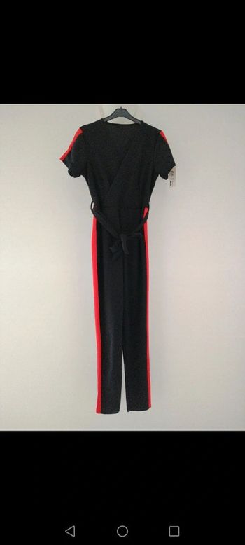 Combinaison manches courtes noire et rouge