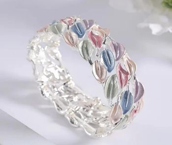 Très joli bracelet feuilles multicolores
