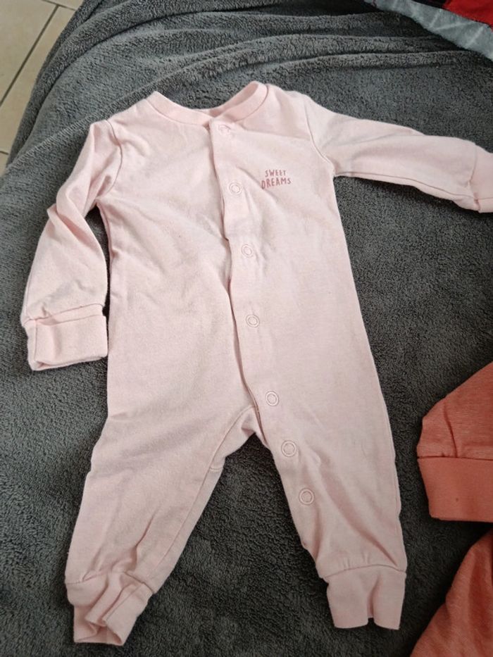 Lot pyjamas naissance - photo numéro 3