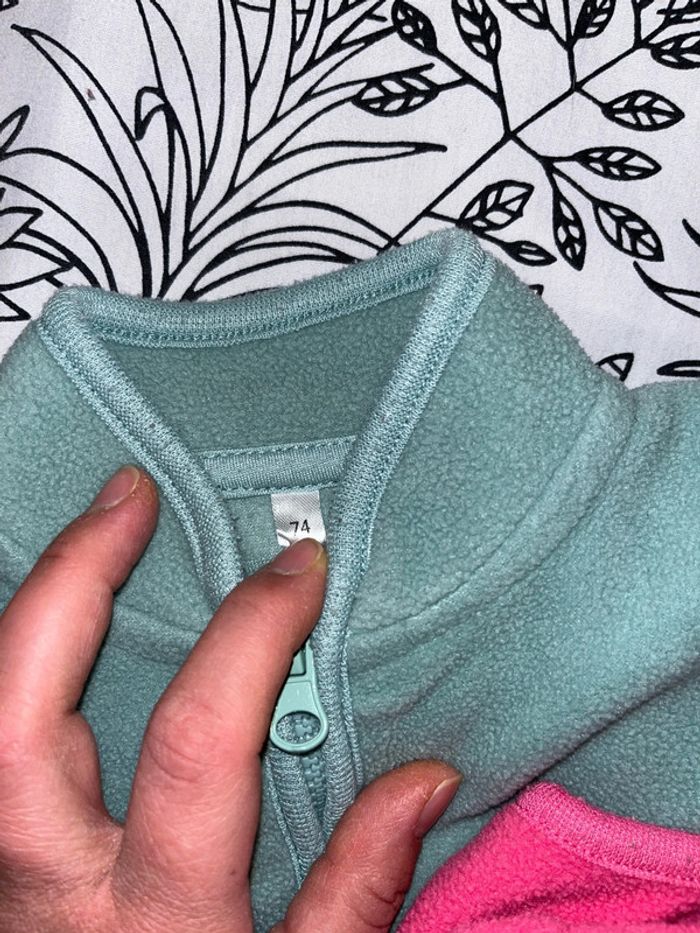 Lot de 2 gilets polaires 12 mois 74cm - photo numéro 2
