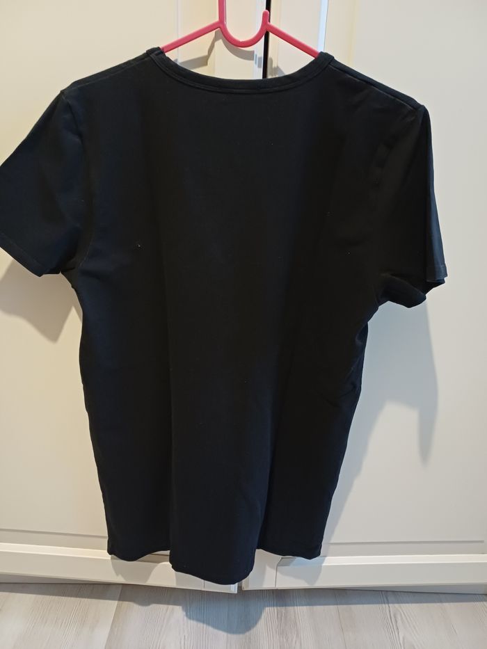 Tee-shirt guess - photo numéro 2