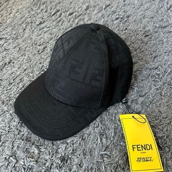 casquette fendi noir