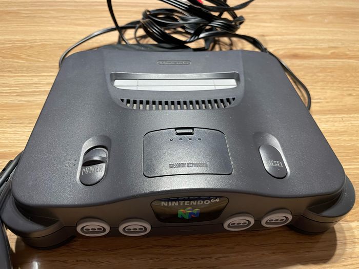 Console Nintendo 64 - photo numéro 2