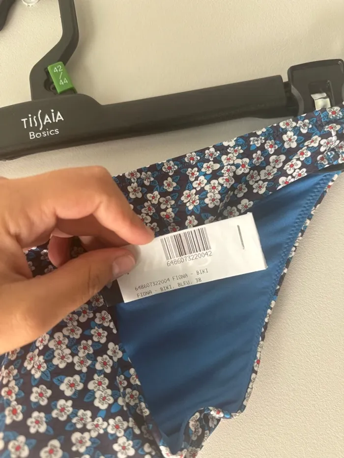 👙🌻bikini bleu à fleur - Etam - Taille 38 - neuf avec étiquette - photo numéro 4