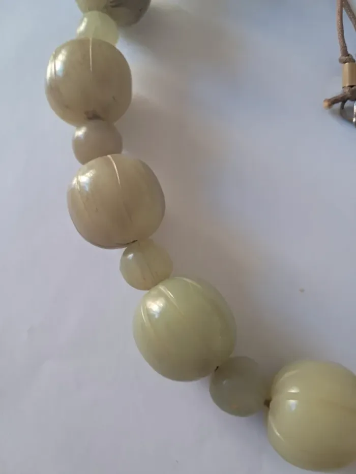 Imposant collier de perles couleur vert jade - photo numéro 5