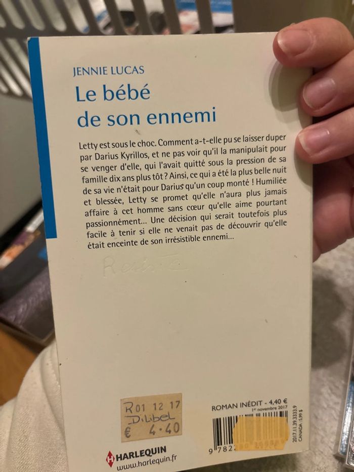 Le bébé de son ennemi - photo numéro 2