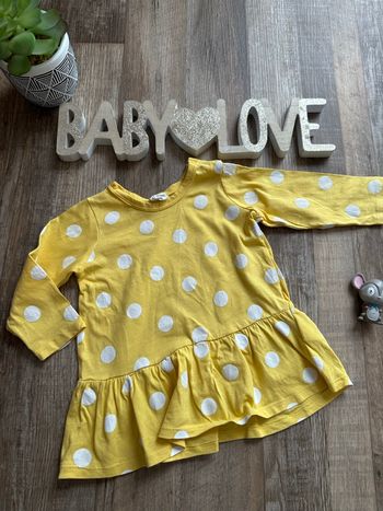 - Robe H&M          - 9 mois - Très bon état  