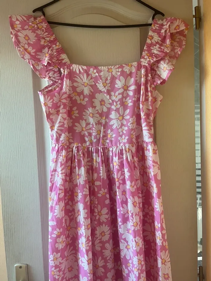 influence petite- robe mi longue à fleurs, volants et lanières rose - photo numéro 2
