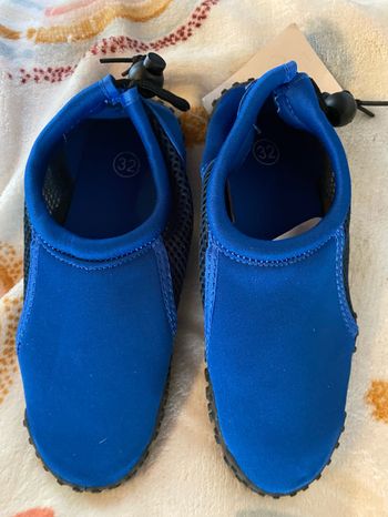 Chaussure de plage ou  piscine pointure 32