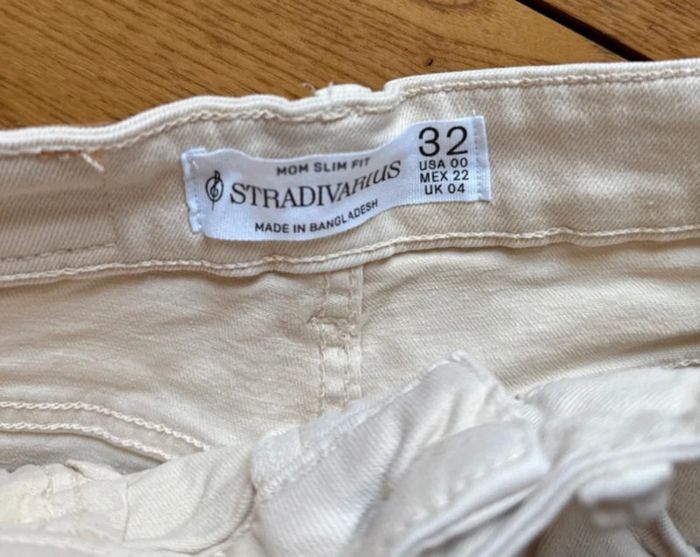 Short en jean beige taille haute taille 32 , stradivarius en très bon état - photo numéro 3