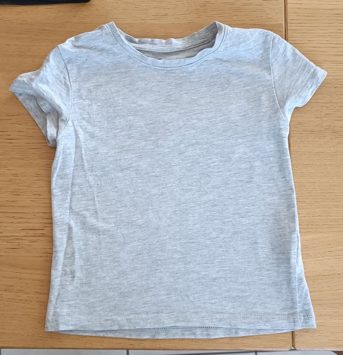 LOT : 6 t-shirts col rond manches courtes coton H&M unis 2-4 ans fille - photo numéro 7