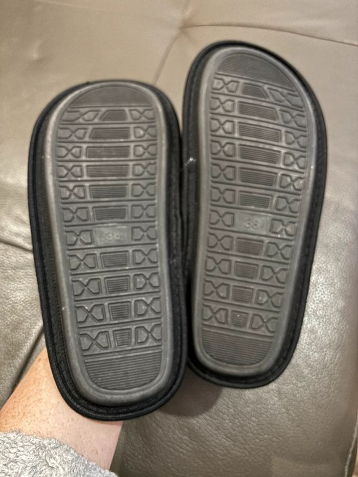 Pantoufles pointure 38 - photo numéro 4