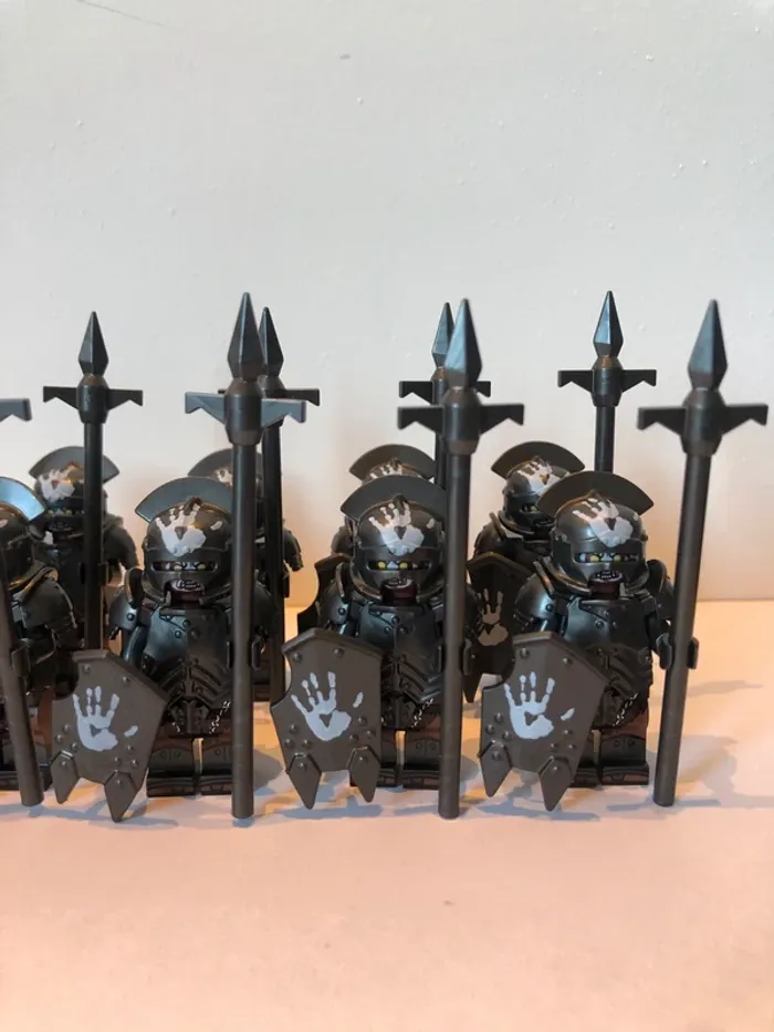 Figurine type lego 10 Orcs lanciers. le seigneur des anneaux - photo numéro 3