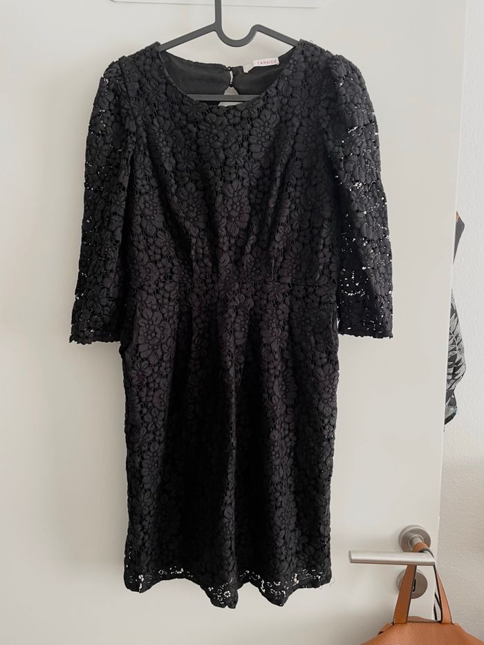 Robe noire en dentelle - photo numéro 2