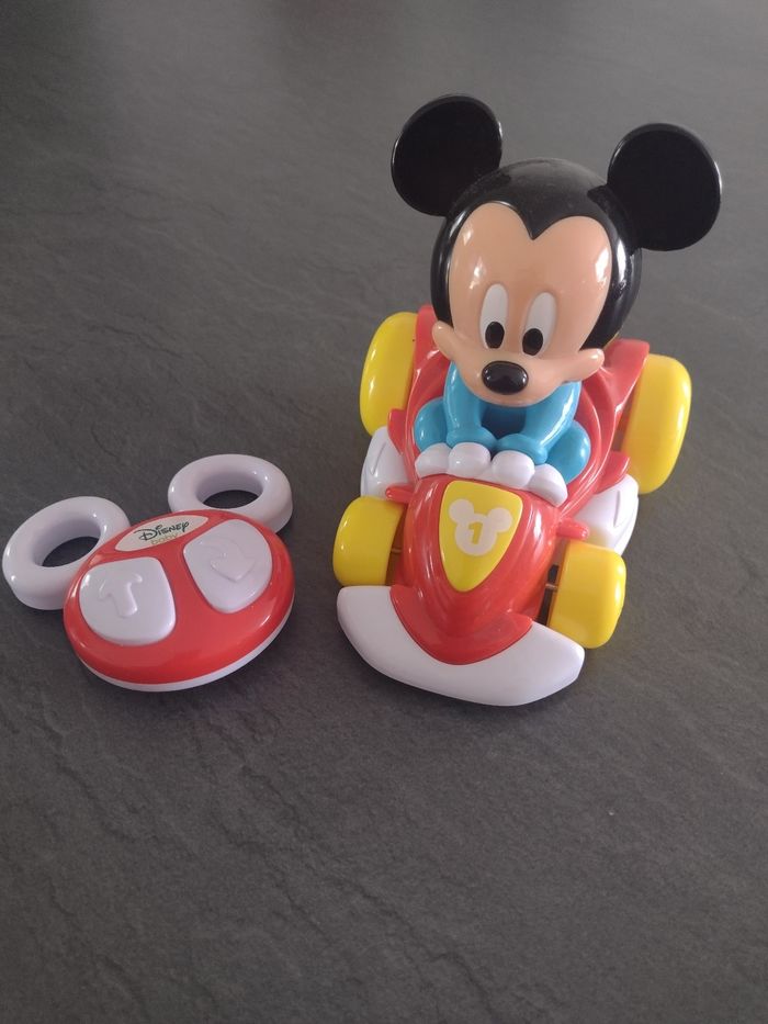 Voiture télécommandée Mickey