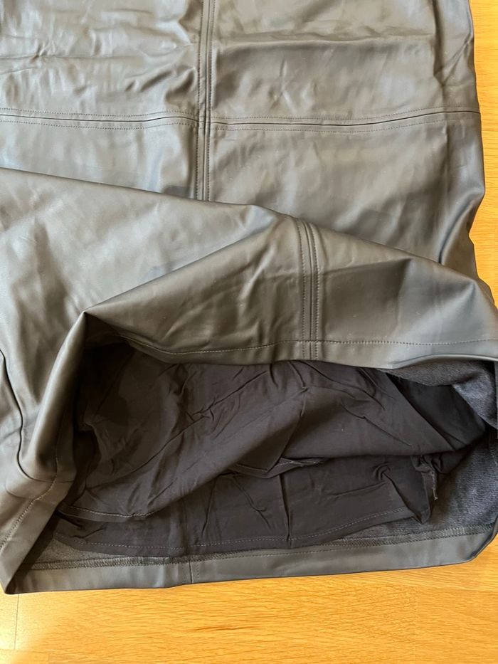 Robe Hugo Boss neuve - photo numéro 3