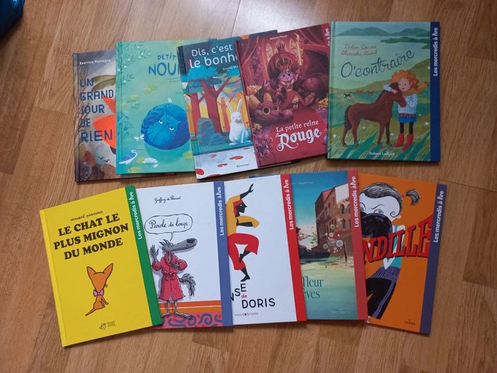 Lot de 10 livres d'histoires comme neuf