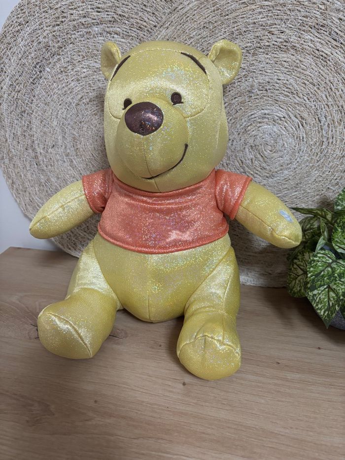 Doudou musical Winnie l’ourson anniversaire 100 ans Disney - photo numéro 3