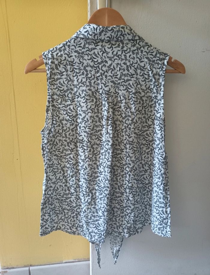 Haut Blanc Femme avec des Motifs Fleuris Noirs | Look Estival & Bohème 🌞🌷 - photo numéro 7