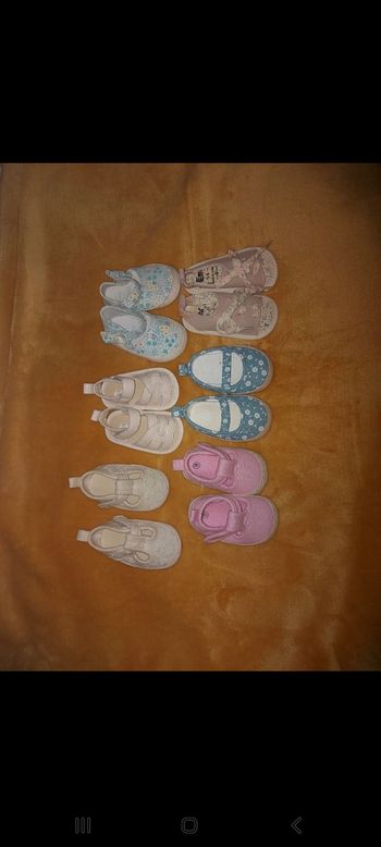 Lot chaussures bébé