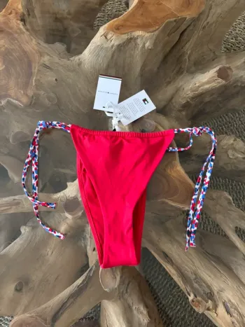 Bas de maillot de bain Tommy Hilfiger rouge ficelles bikini