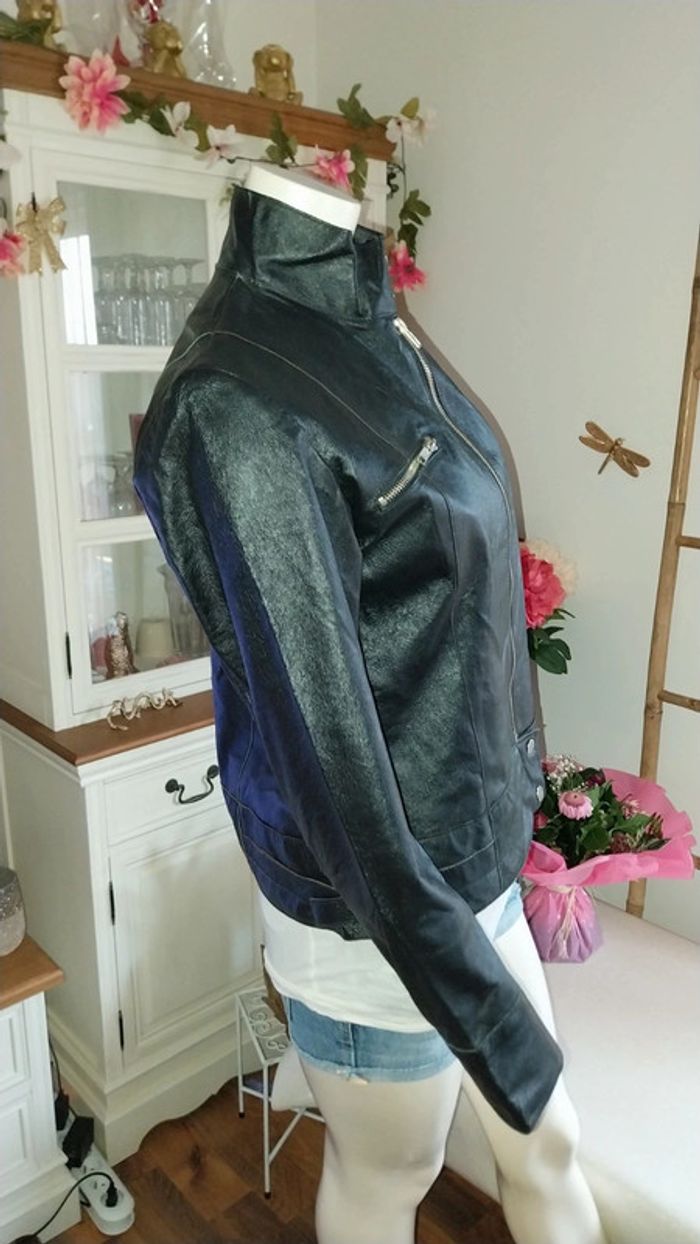 Blouson/ Perfecto/ Veste en cuir véritable noir état neuf  Taille 38 - photo numéro 5