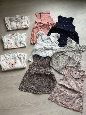 Lot de vêtements fille taille 9 mois