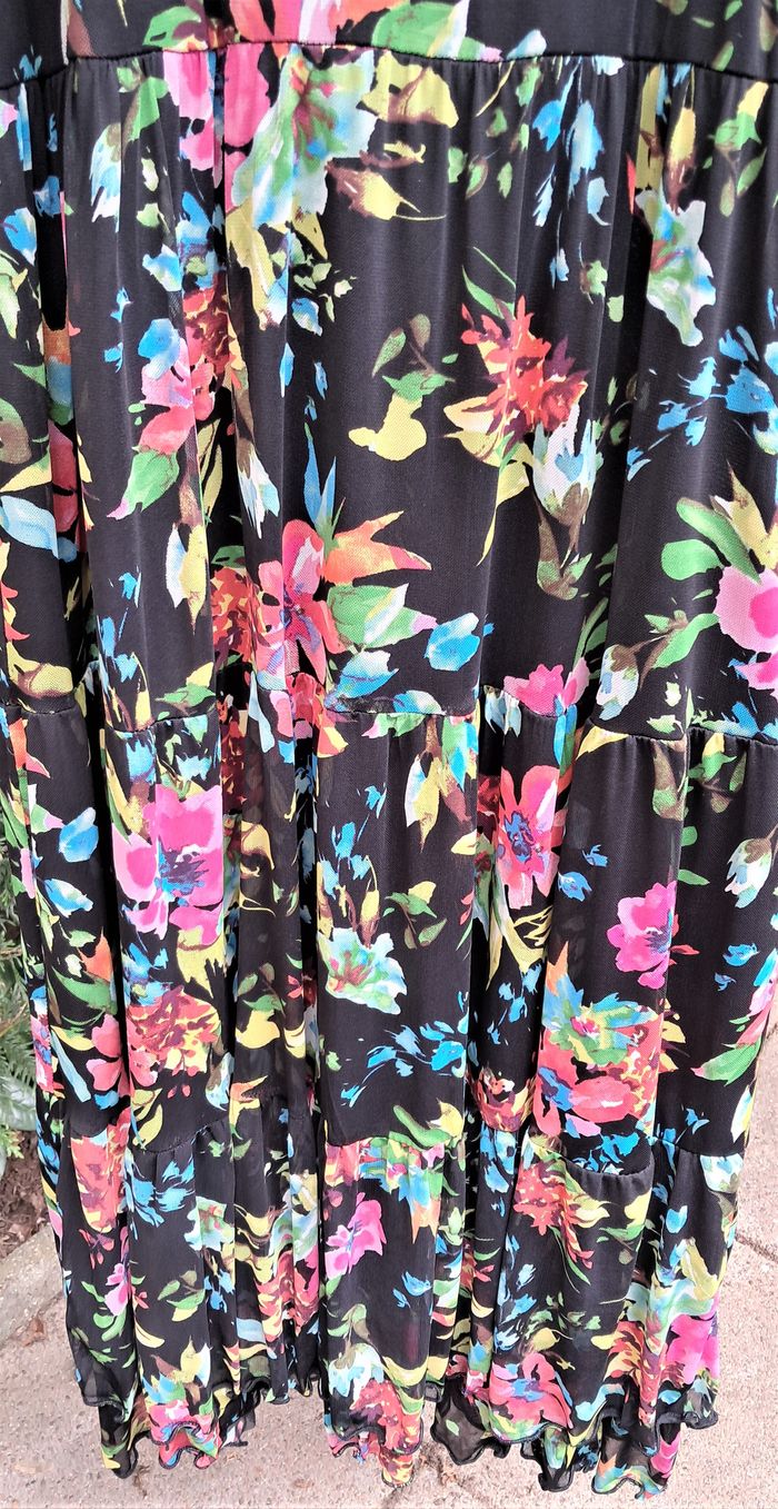 Robe noir imprimée fleurs multicolores - photo numéro 3