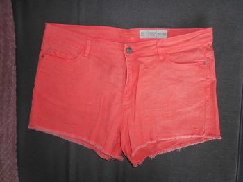 Short, taille: 44 à 0,50 EURO